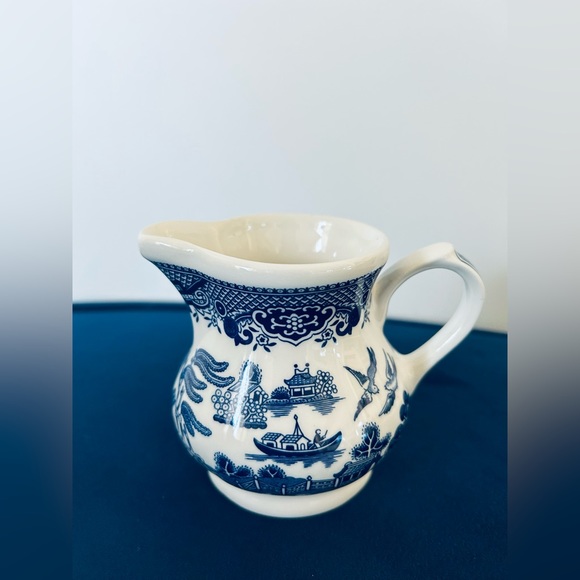 Vintage Churchill Willow Georgian Ceramic Creamer - Picture 3 of 6